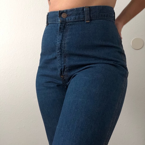 Rare Vintage Levi’s Bell Bottom Jeans - Picture 3 of 15